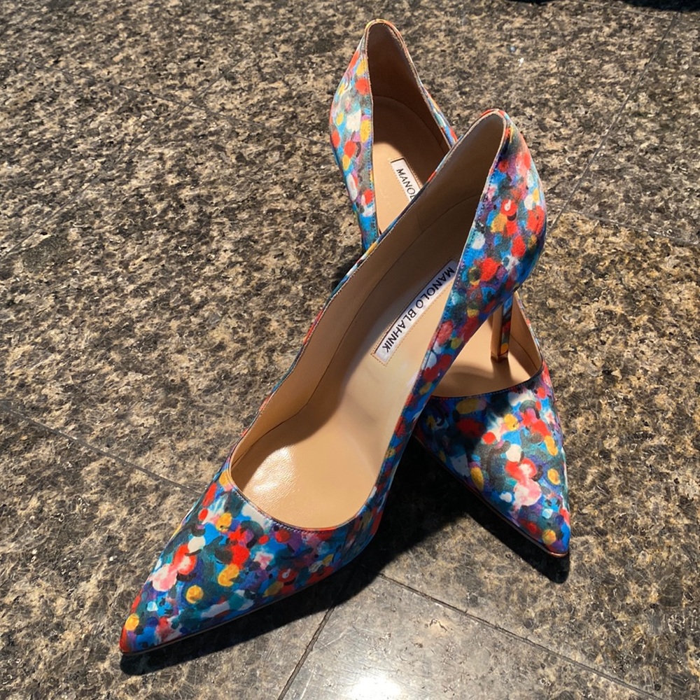 $785 New MANOLO BLAHNIK BB Floral Size 41 Pumps Shoes Heels